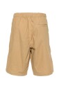 shorts-neutres-pour-un-look-elegant