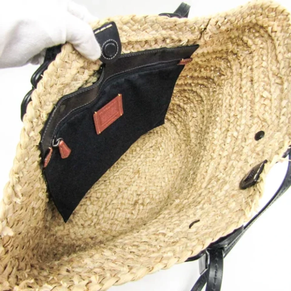 Coach Pre-owned Leather handbags Beige Dames