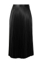 jupe-plissee-noire-en-similicuir