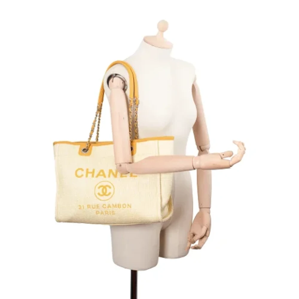 Chanel Vintage Pre-owned Canvas chanel-bags Yellow Dames