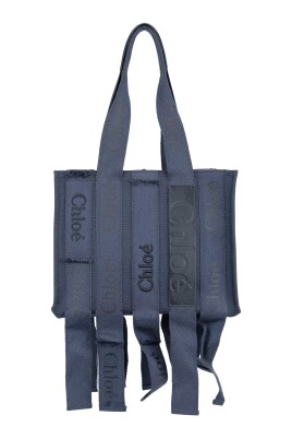 sac-a-main-elegant-avec-details-en-cuir