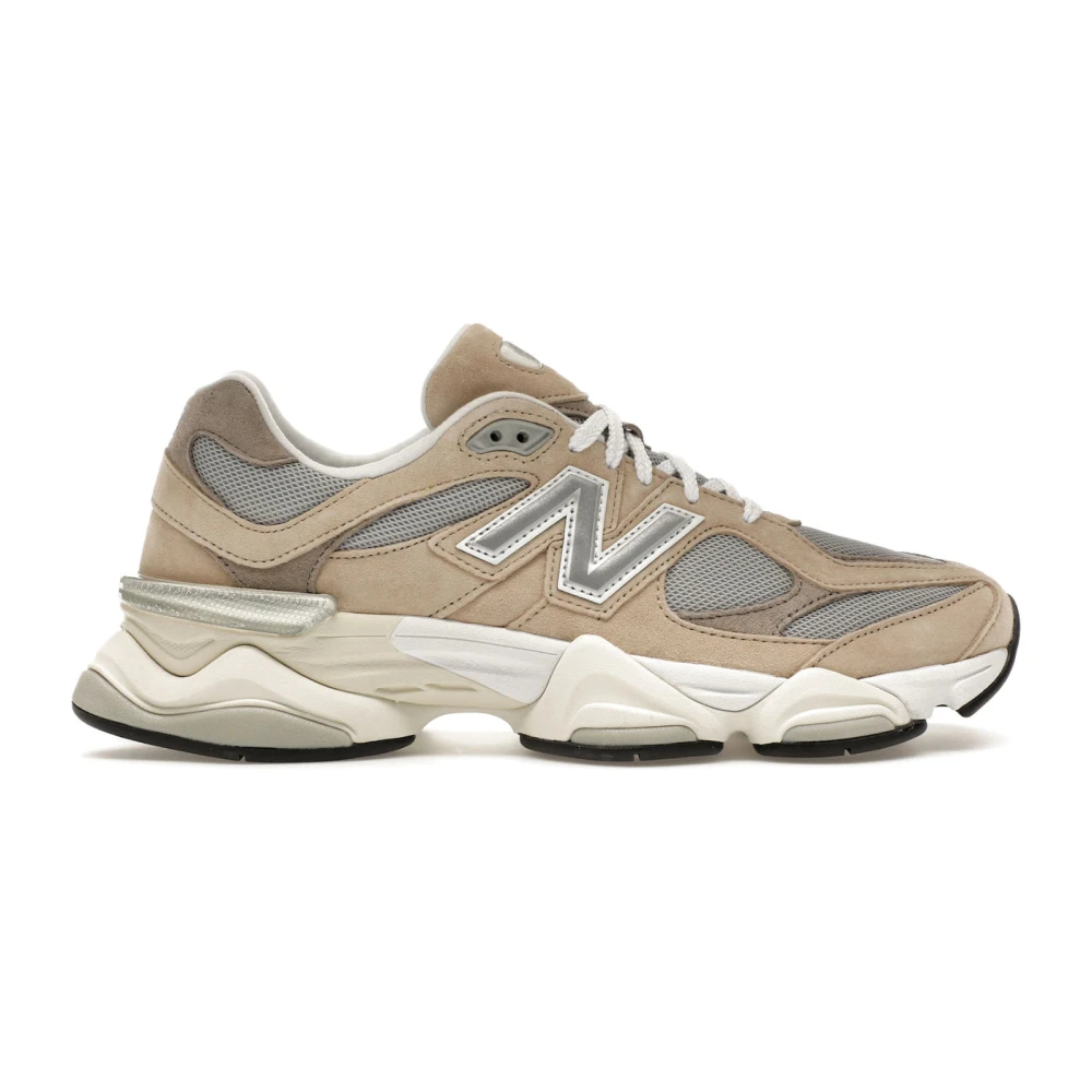 New Balance Chunky Runner met Futuristisch Design Heren Schoenen Beige