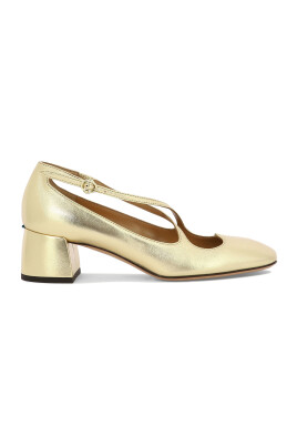 gold-mary-jane-pumps-elegant-style