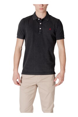black-short-sleeve-polo-shirt