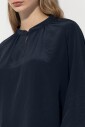 stijlvolle-blouse-met-uniek-ontwerp