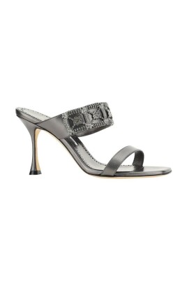 sandales-a-talon-aiguille-avec-detail-de-bijou