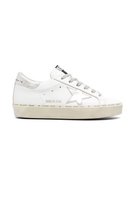 white-sneakers-stylish-comfortable-lace-up