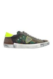 sneaker