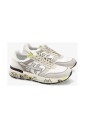 sneakers-blanches-avec-garniture-en-daim