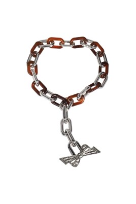 metal-chain-necklace-with-decorative-pendant