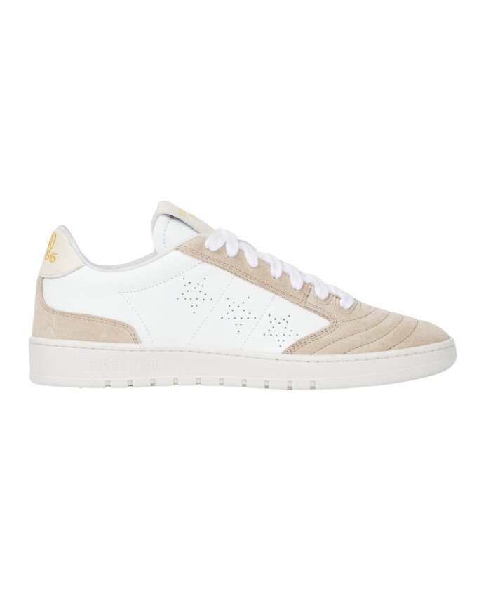 witte-sneaker-wembley-stijl