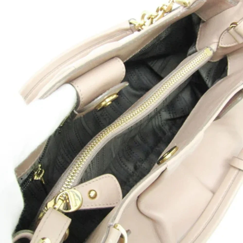 Salvatore Ferragamo Pre-owned Leather shoulder-bags Beige Dames