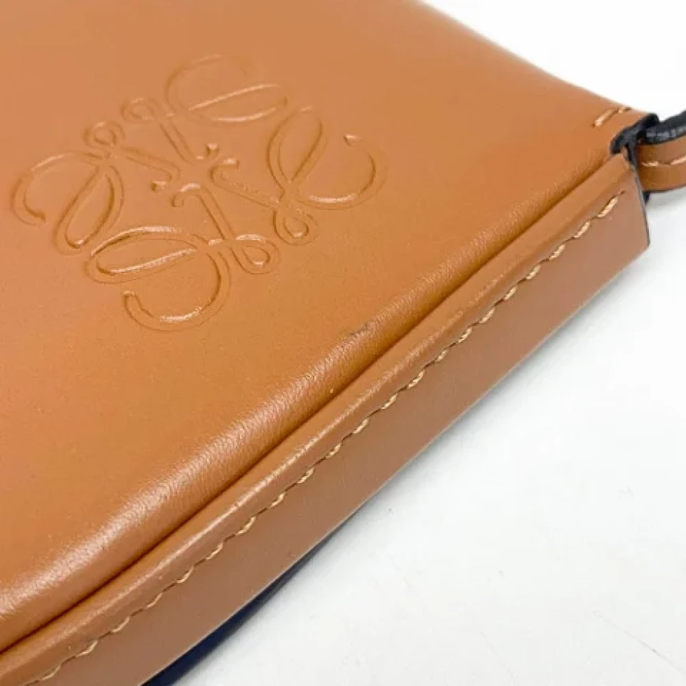 Loewe Pre-owned Leather crossbody-bags Brown Dames