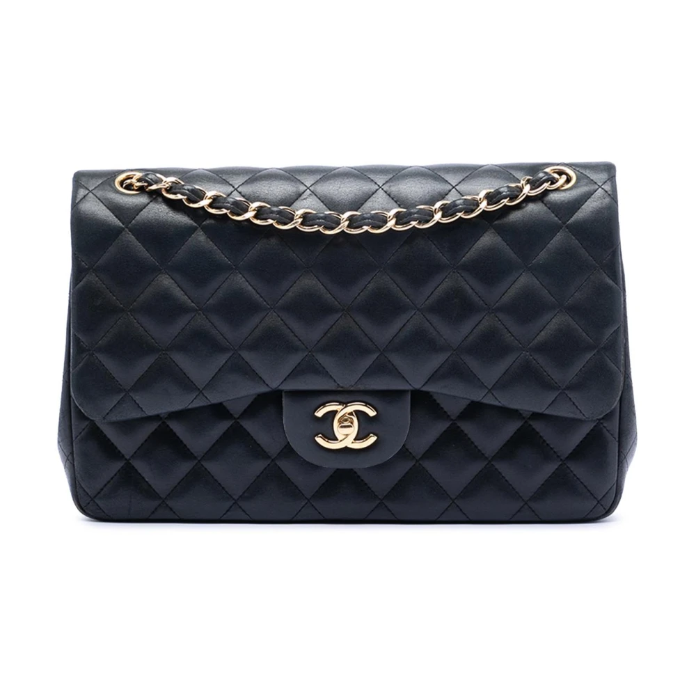 Chanel Vintage Women's Black Pre-Owned Quilted Flap Bag