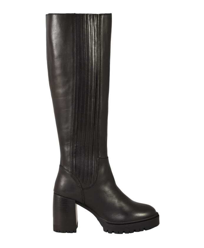leather-boots-with-rubber-sole