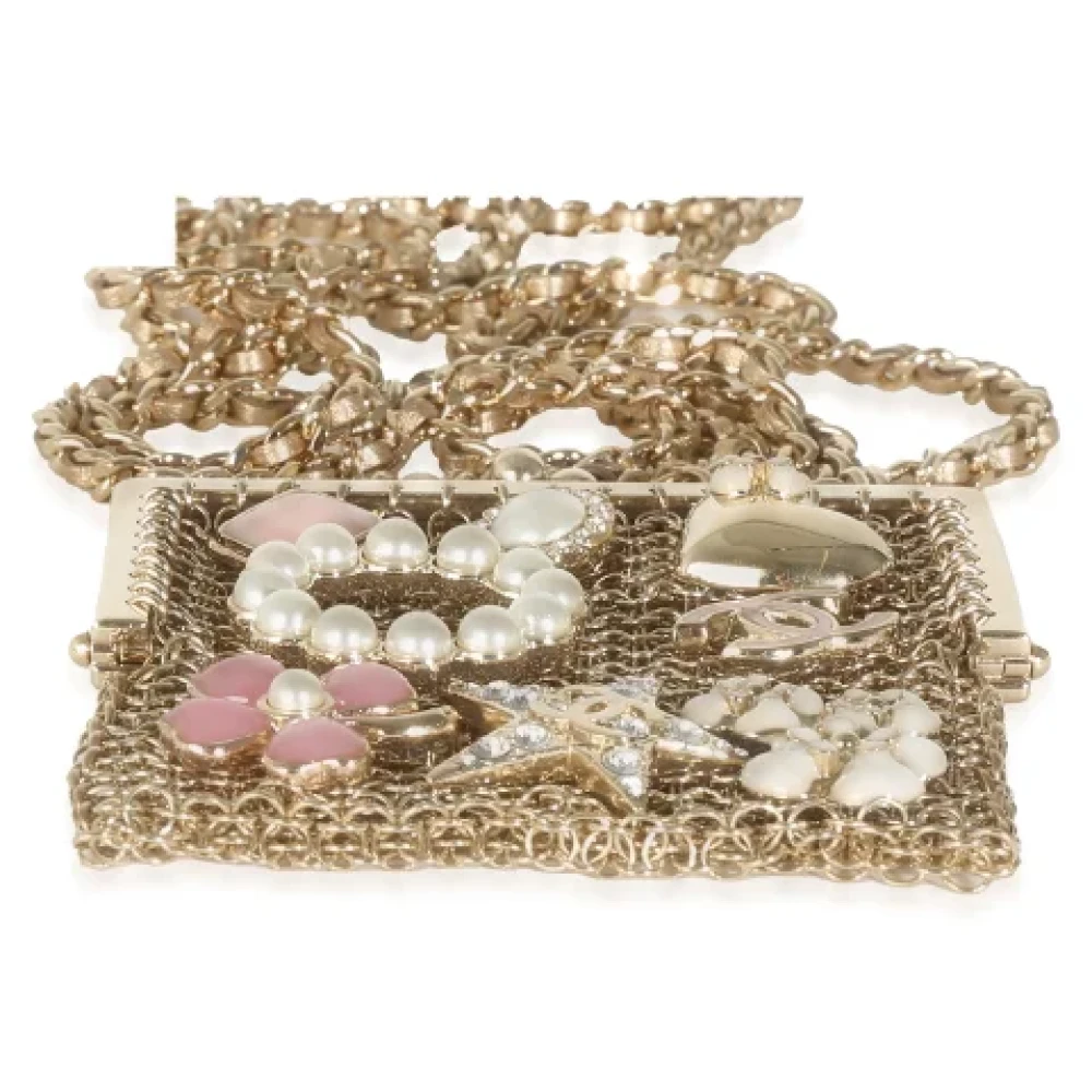 Chanel Vintage Pre-owned Fabric clutches Yellow Dames