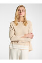 pull-avec-bord-a-rayures