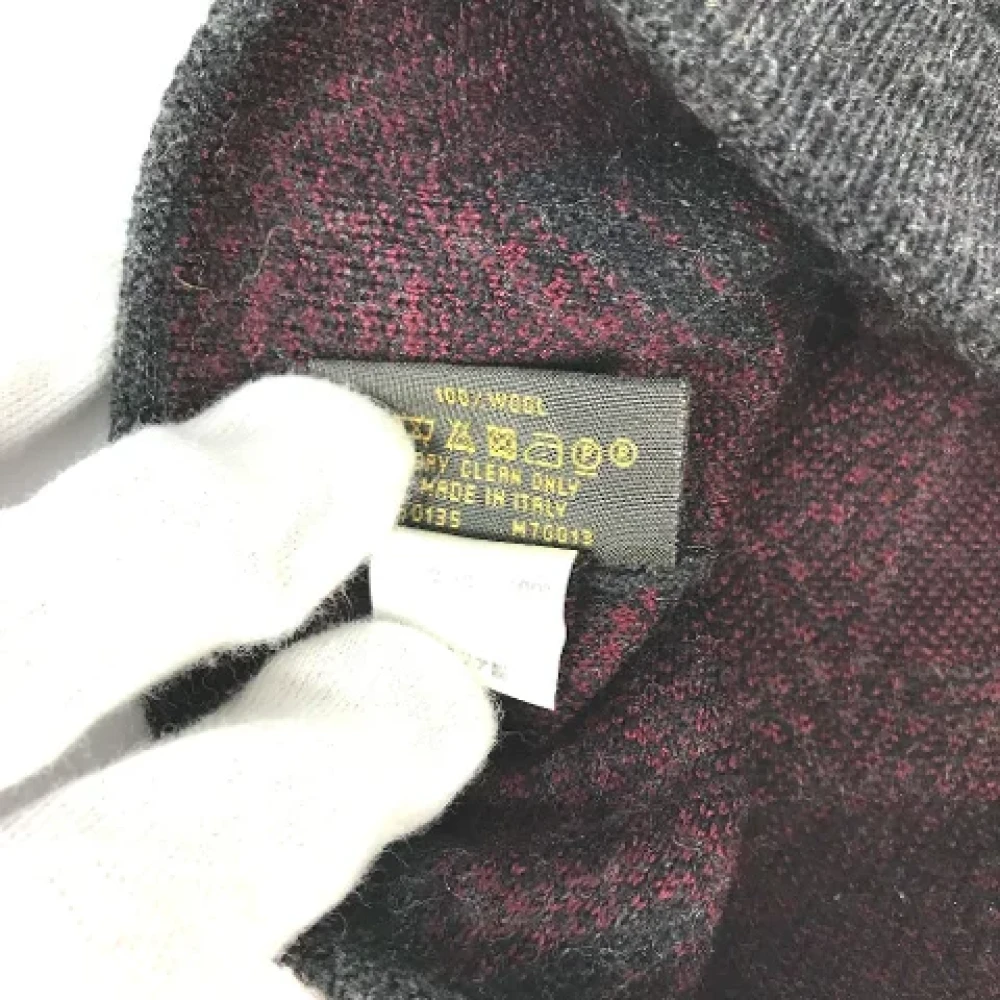 Louis Vuitton Vintage Pre-owned Cashmere hats Gray Dames