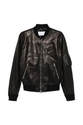 black-parka-for-urban-adventures