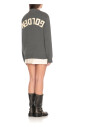 pull-en-coton-gris-avec-col-rond-et-logo-etoile