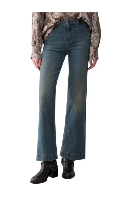 UF6093 D0328 Flared Jeans