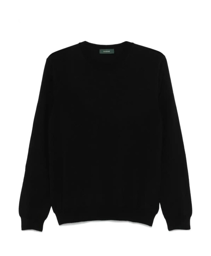 pull-noir-avec-col-rond
