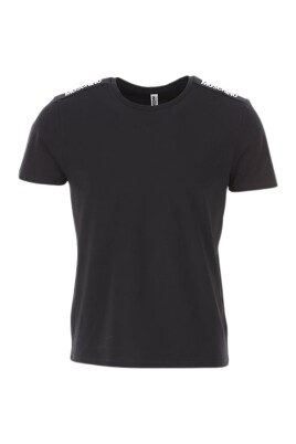 black-t-shirts-and-polos