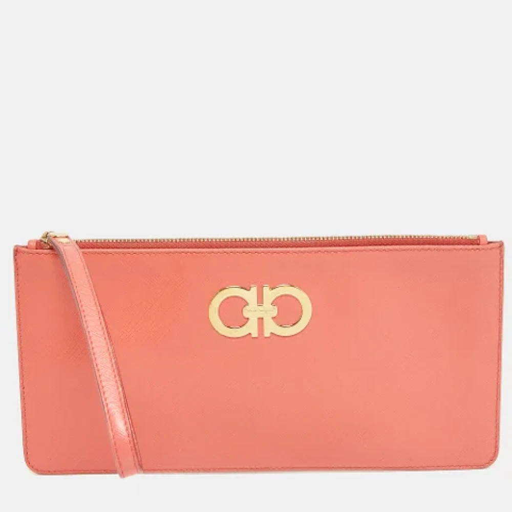 Salvatore Ferragamo Pre-owned Leather clutches Orange Dames