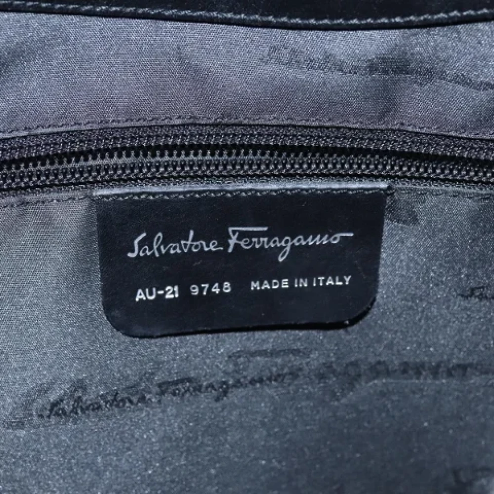 Salvatore Ferragamo Pre-owned Fabric handbags Gray Dames