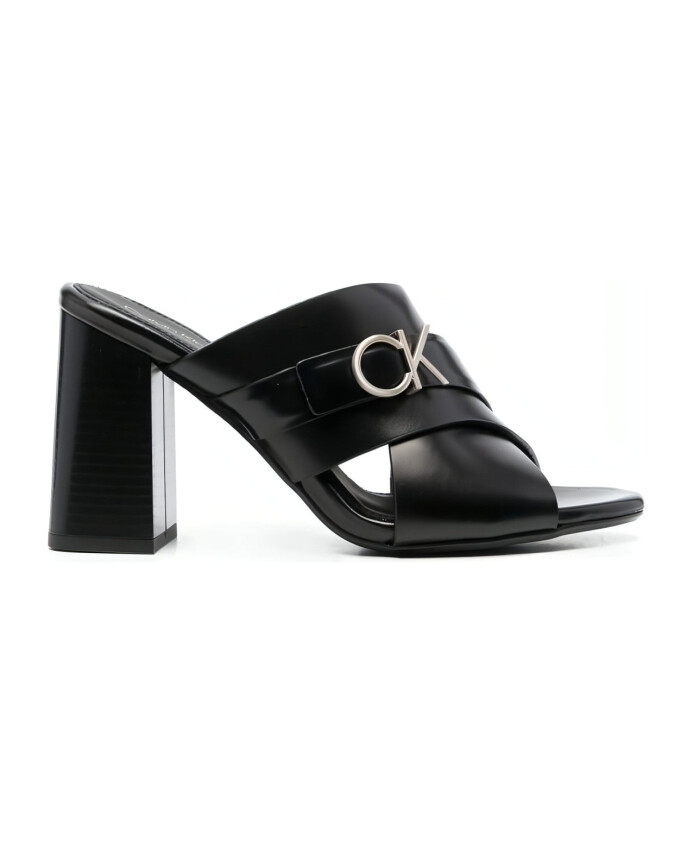 mules-a-talons-en-cuir-chic