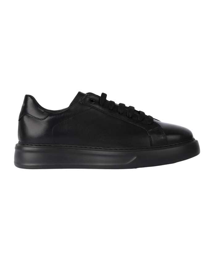 sneakers-noire-elegante-confortable