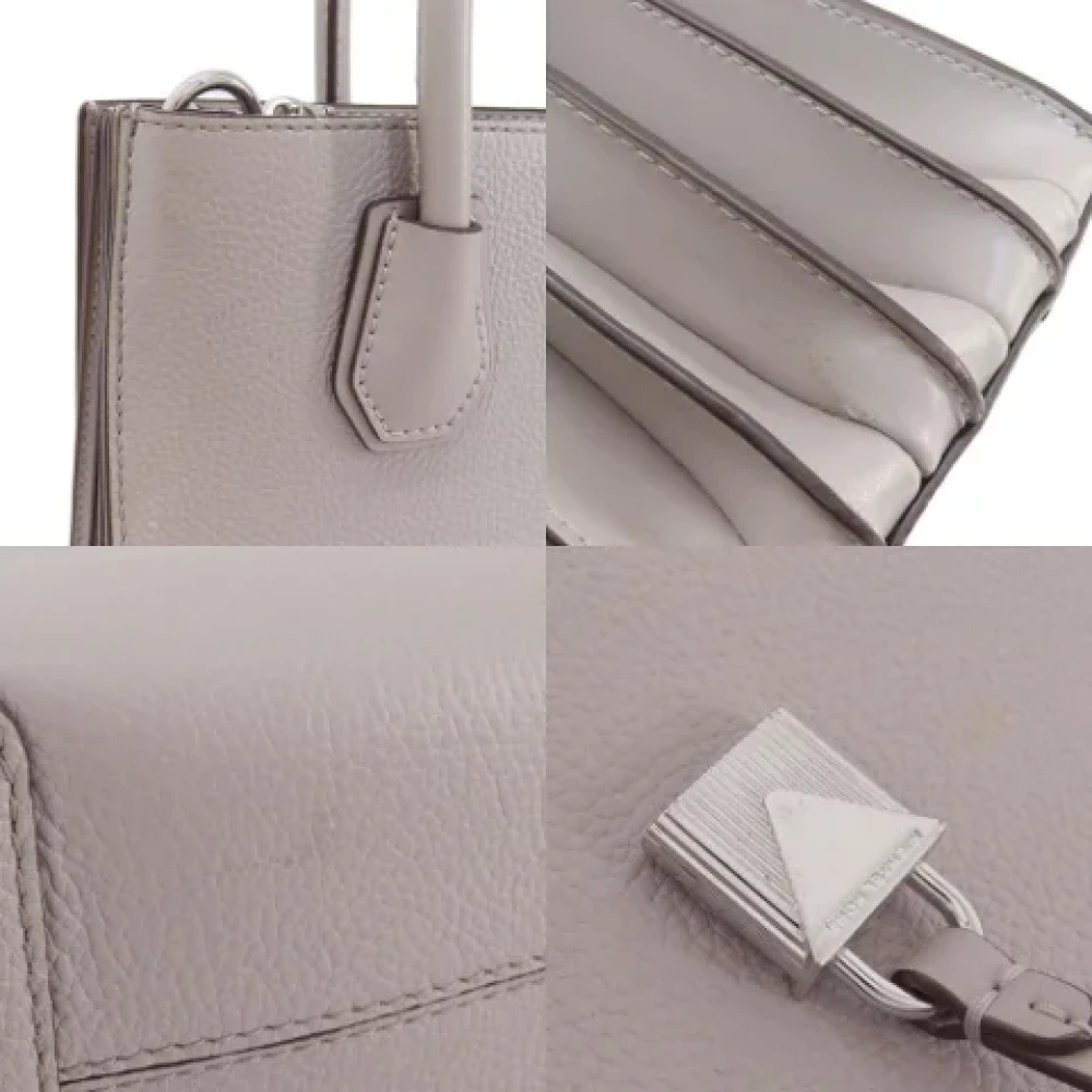 Michael Kors Pre-owned Fabric handbags Beige Dames