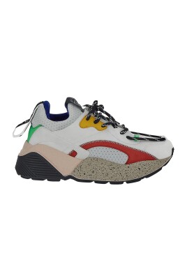 vita-sneakers-med-perforerad-detalj