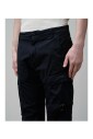 blauwe-cargo-broek-met-lens-detail