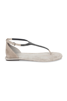 beige-mockasandaler-med-moniledetalj