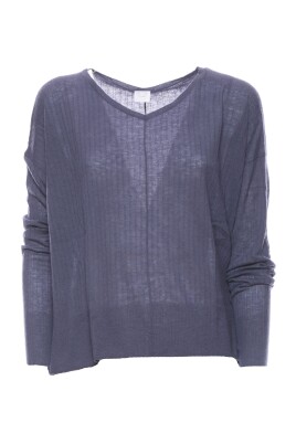 v-neck-knitwear