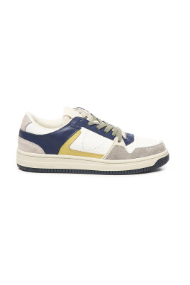 sneakers-blanches-avec-details-en-daim