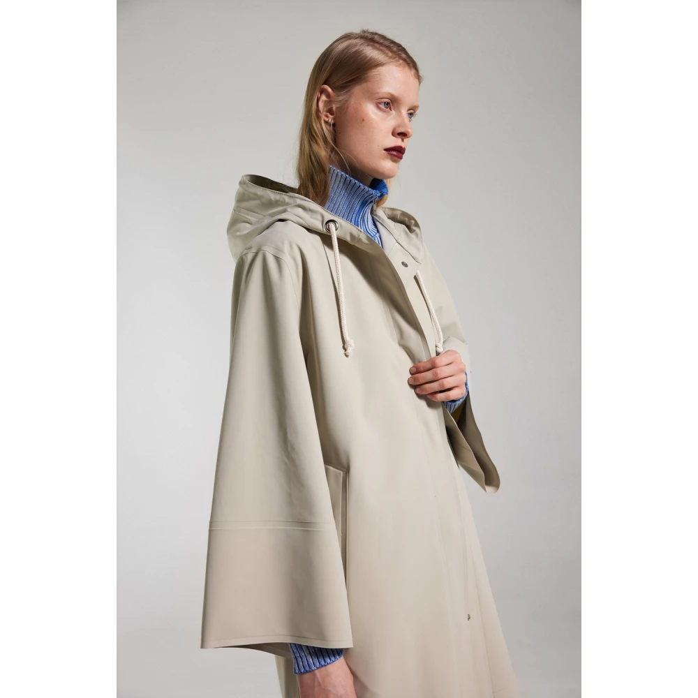 Stutterheim Matte Regenjas met Wijde Mouwen Beige Dames