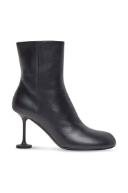 Stiefel mit Absatz