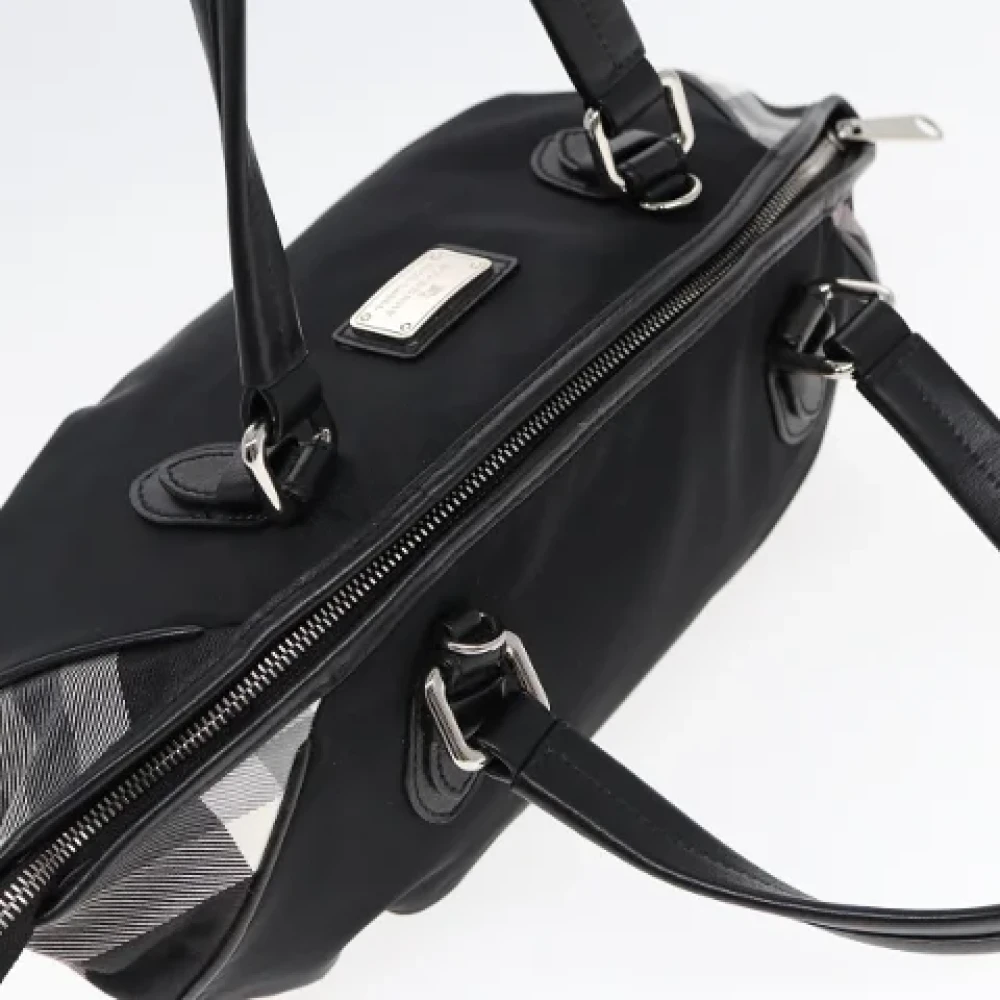 Burberry Vintage Pre-owned Nylon handbags Gray Dames