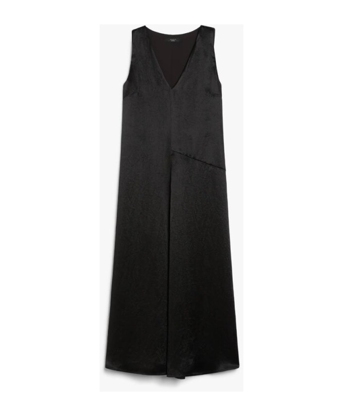 robe-longue-en-satin-avec-style