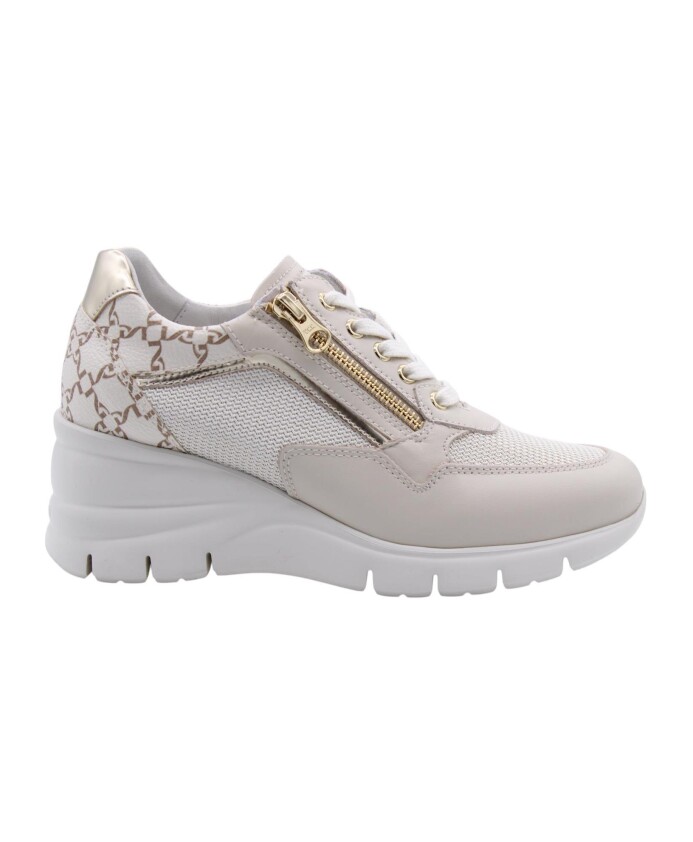 stylish-sneaker-in-torbole