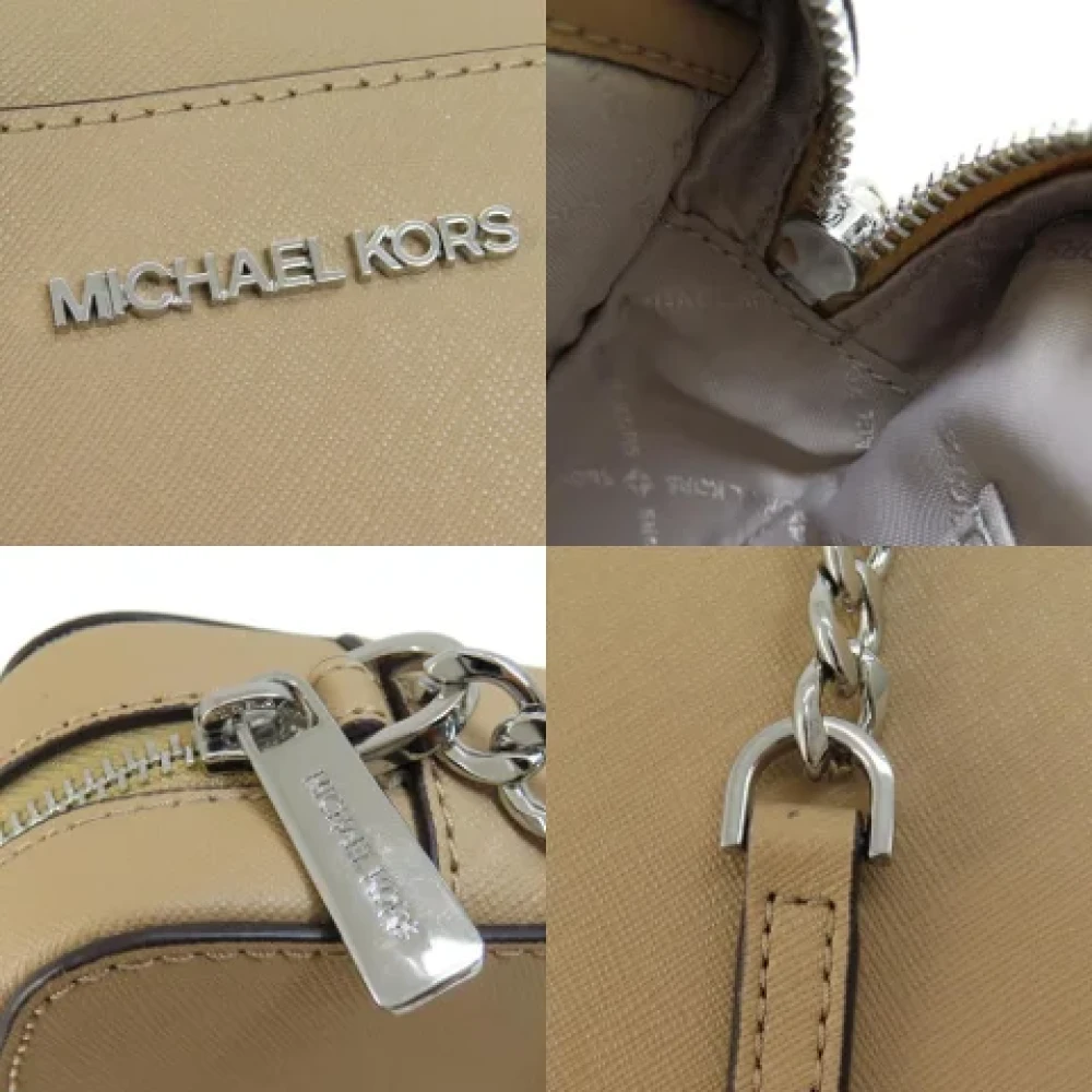 Michael Kors Pre-owned Plastic shoulder-bags Beige Dames