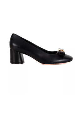 black-pumps