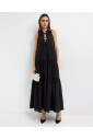 robe-maxi-noire-avec-epaules-decouvertes