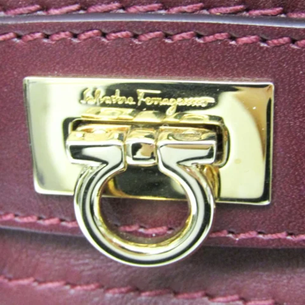 Salvatore Ferragamo Pre-owned Leather handbags Red Dames