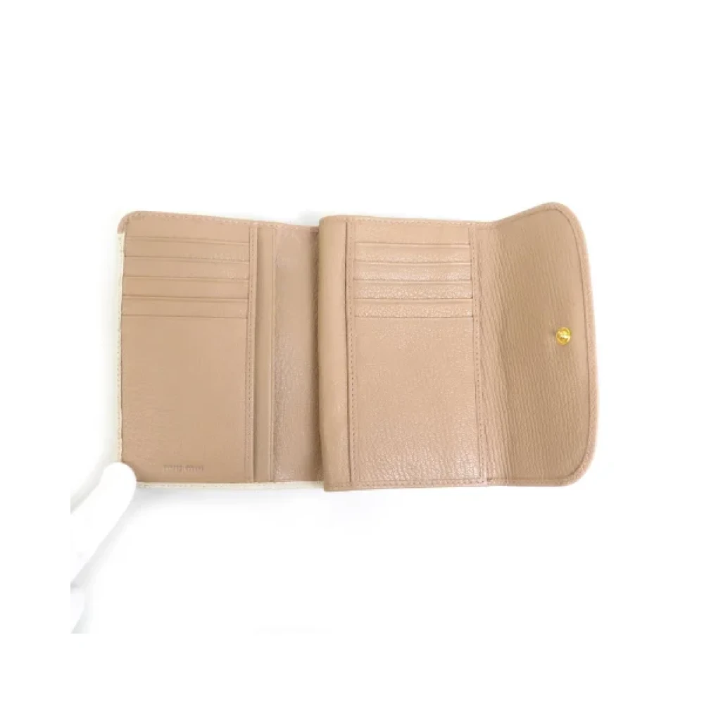 Miu Pre-owned Leather wallets White Dames