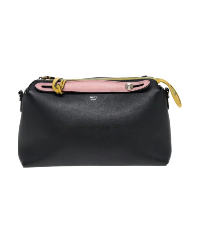 pre-owned-cuir-sacs-fendi