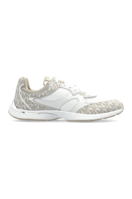 sneakers-riley