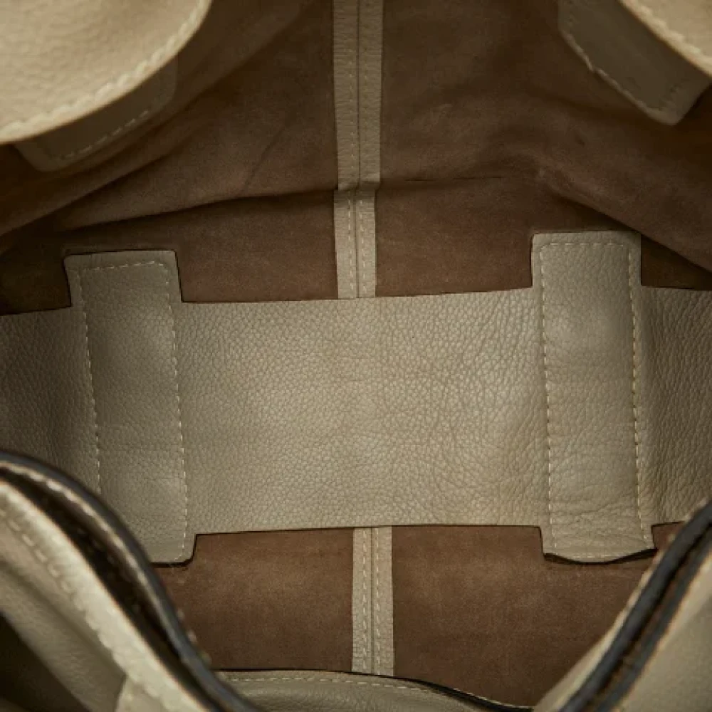 Loewe Pre-owned Leather shoulder-bags Gray Dames